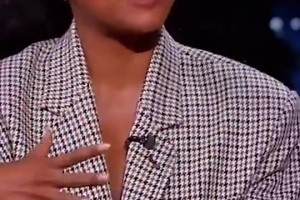 🙈韦德妻子：我老公老是喜欢穿中小码裤子，我都能看到他的🍆